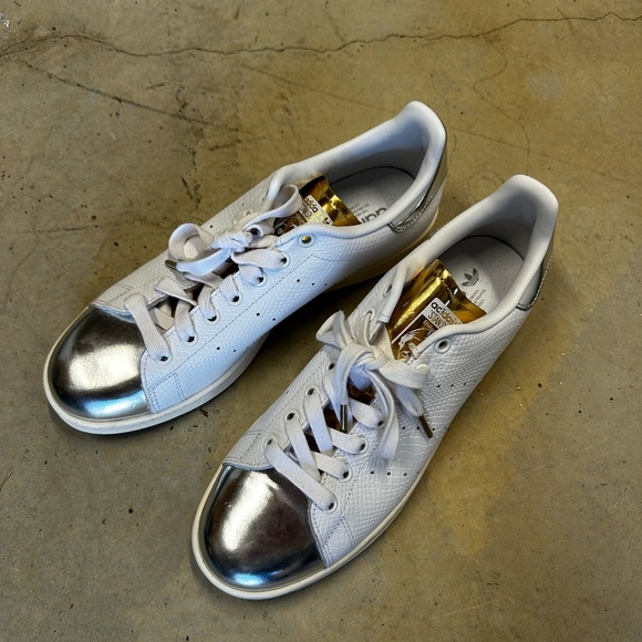 Adidas Sneakers - Picture 3 of 3